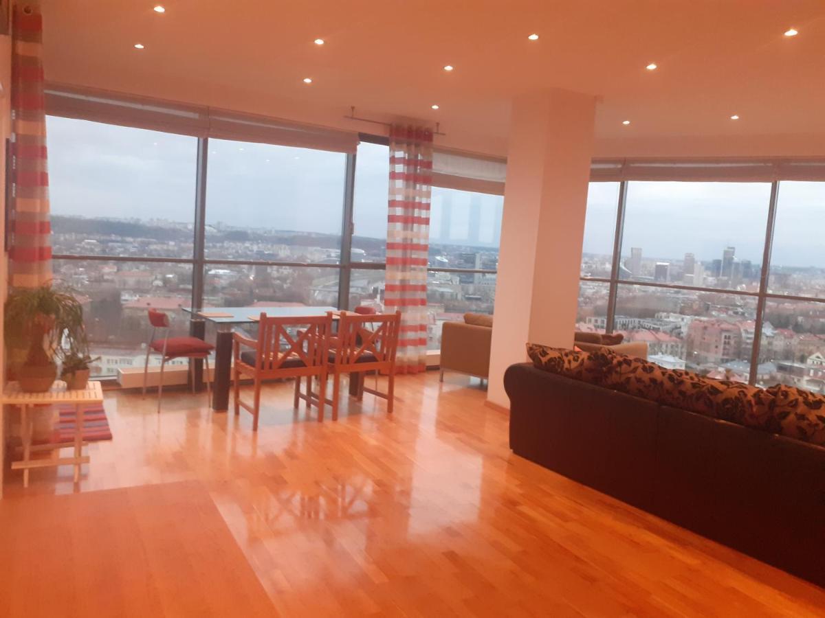 Apartment Luxury In Skyscraper