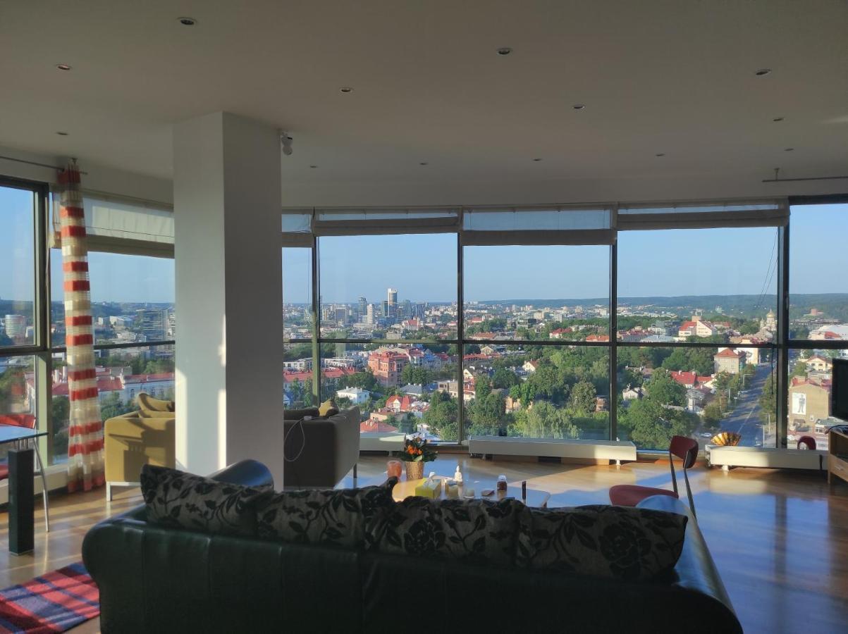 Apartment Luxury In Skyscraper *