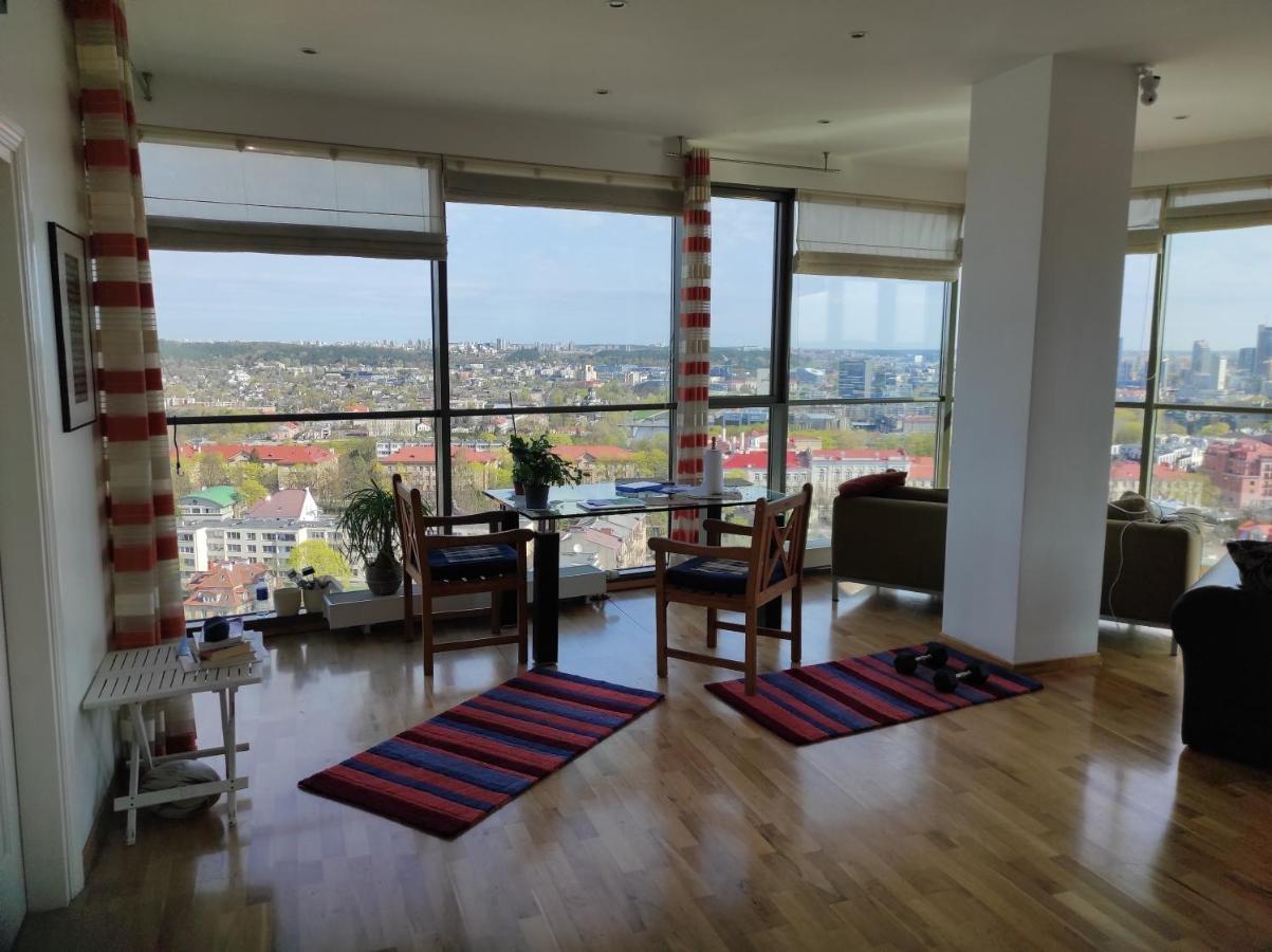 Apartment Luxury In Skyscraper *