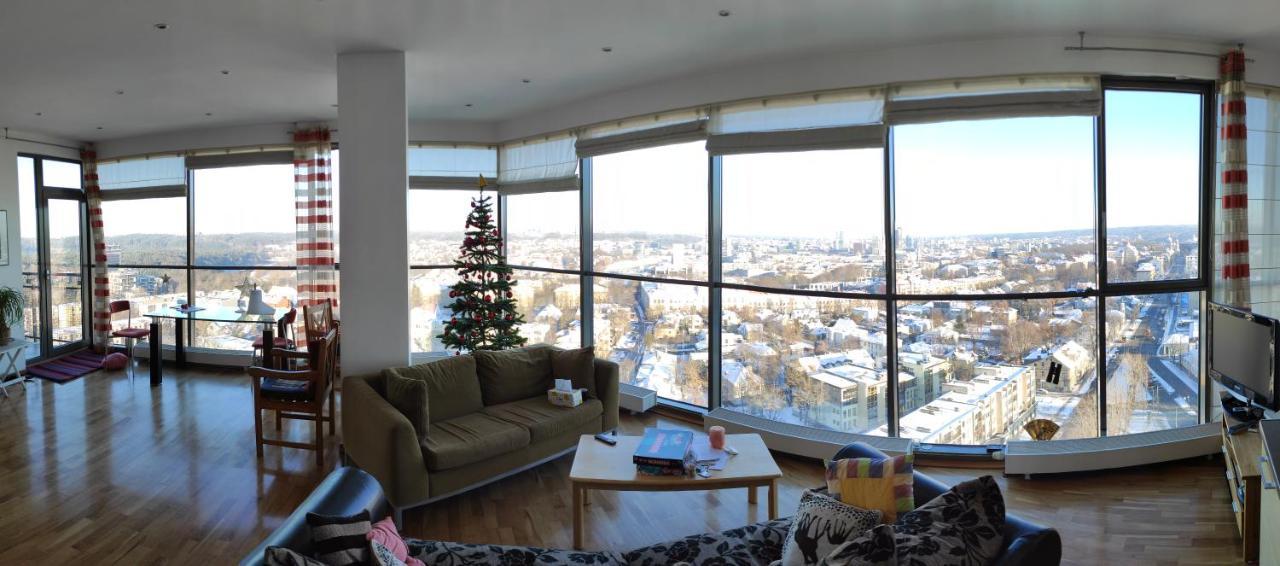Luxury In Skyscraper Apartment Vilnius