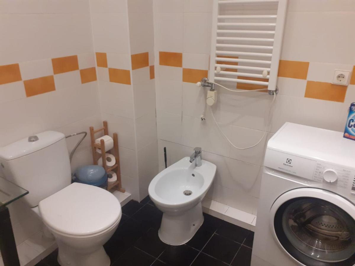 Luxury In Skyscraper Apartment Vilnius